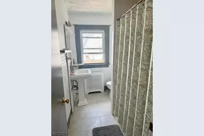 191 Hollywood Ave, Irvington, NJ 07111 - Photo 4