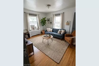 191 Hollywood Ave, Irvington, NJ 07111 - Photo 2