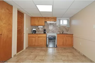 300 Kennedy Dr, Linden, NJ 07036 - Photo 24