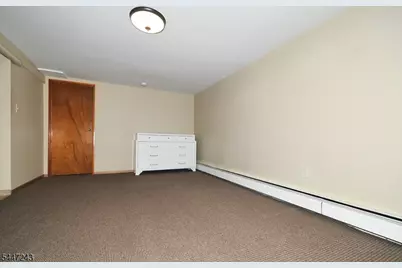 300 Kennedy Dr, Linden, NJ 07036 - Photo 22