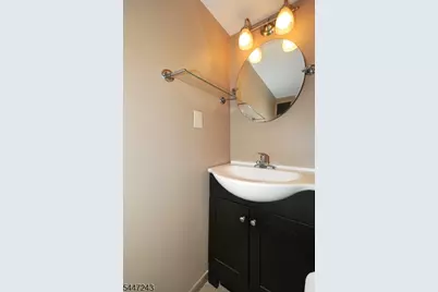 300 Kennedy Dr, Linden, NJ 07036 - Photo 26