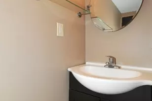 300 Kennedy Dr, Linden, NJ 07036 - Photo 26