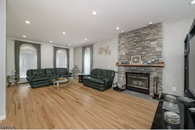 4 Elm Ct, Little Falls Township, NJ 07424 - Photo 4