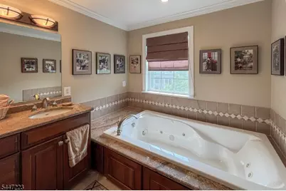 39 Briar Ln, Raritan Township, NJ 08822 - Photo 14