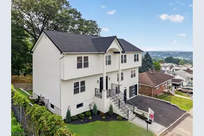 125 Cedarhurst Ave, Woodland Park, NJ 07424 - Photo 2