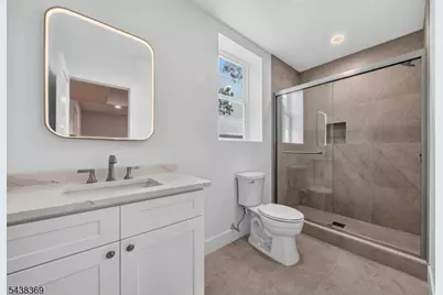 125 Cedarhurst Ave, Woodland Park, NJ 07424 - Photo 36