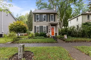 424 Hardwick St, Belvidere, NJ 07823 - Photo 2