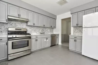 398 Mayer Ct #2, Ridgefield, NJ 07657 - Photo 10