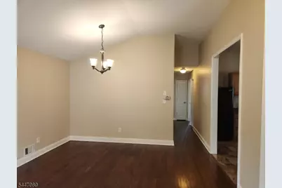 112 Brentwood Rd, Raritan, NJ 08869 - Photo 6