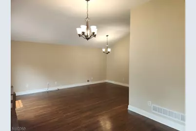 112 Brentwood Rd, Raritan, NJ 08869 - Photo 4