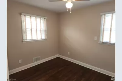112 Brentwood Rd, Raritan, NJ 08869 - Photo 12