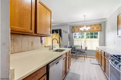 4 Reins Ct, Franklin Township, NJ 08873 - Photo 8