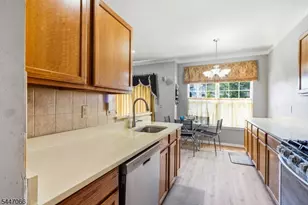 4 Reins Ct, Franklin Township, NJ 08873 - Photo 8