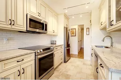2 Claridge Dr. 1Bw, Verona Twp., NJ 07044 - Photo 4