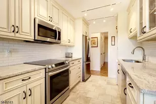 2 Claridge Dr 1Bw, Verona Twp., NJ 07044 - Photo 4