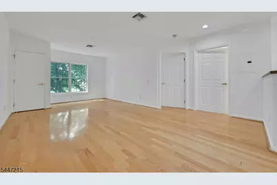 189 Forest Ave #213, Paramus, NJ 07652 - Photo 10