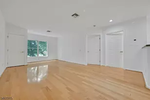 189 Forest Ave, Paramus, NJ 07652 - Photo 10