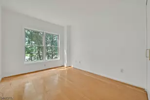 189 Forest Ave, Paramus, NJ 07652 - Photo 8