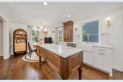 21 Duchamp Pl, Chatham, NJ 07928 - Photo 10