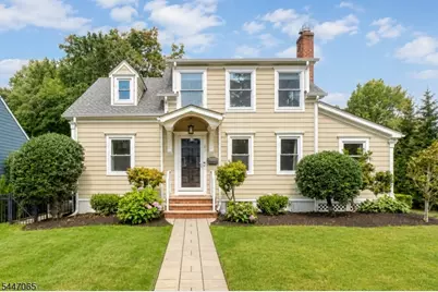 21 Duchamp Pl, Chatham, NJ 07928 - Photo 1