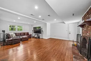 28 Brookside Pl, Livingston, NJ 07039 - Photo 6