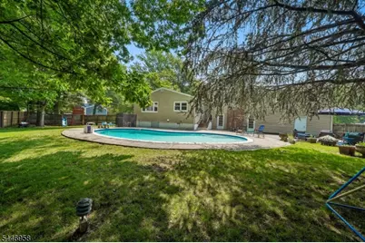 28 Brookside Pl, Livingston, NJ 07039 - Photo 2