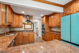 28 Brookside Pl, Livingston, NJ 07039 - Photo 12