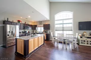 26 Bluffs Ct, Hamburg, NJ 07419 - Photo 8