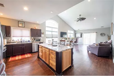 26 Bluffs Ct, Hamburg, NJ 07419 - Photo 10