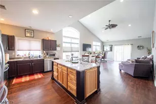 26 Bluffs Ct, Hamburg, NJ 07419 - Photo 10