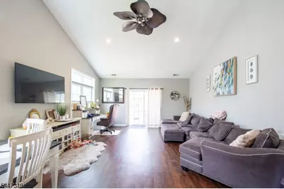 26 Bluffs Ct, Hamburg, NJ 07419 - Photo 6