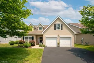 26 Bluffs Ct, Hamburg, NJ 07419 - Photo 1