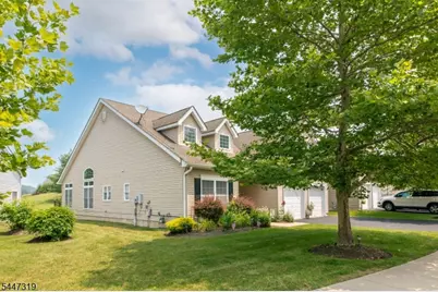 26 Bluffs Ct, Hamburg, NJ 07419 - Photo 2