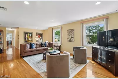4 Elkin Dr, Livingston Twp., NJ 07039 - Photo 6