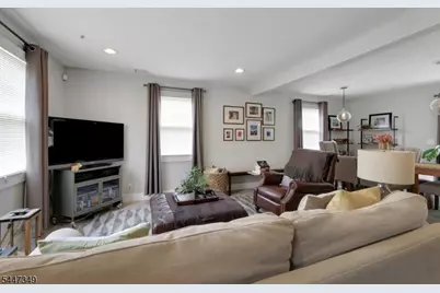 15 Lynne Ave, Hawthorne, NJ 07506 - Photo 4