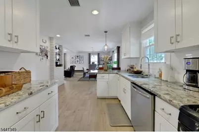 15 Lynne Ave, Hawthorne, NJ 07506 - Photo 14