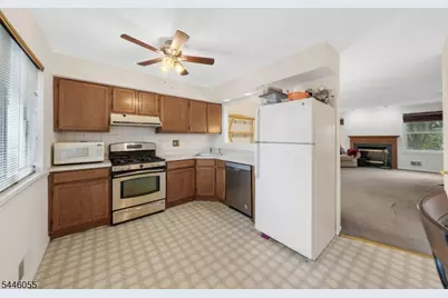 668 Jackson Ave, Roselle, NJ 07203 - Photo 8