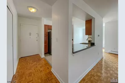 135-167 S Maple Ave #143B, Ridgewood, NJ 07450 - Photo 4