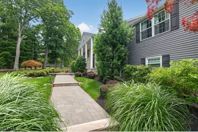 10 Berkshire Dr, Warren Township, NJ 07059 - Photo 4