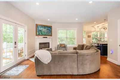 18 Post Oak Ct, Hardyston Township, NJ 07419 - Photo 4