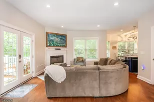 18 Post Oak Ct, Hardyston Township, NJ 07419 - Photo 4