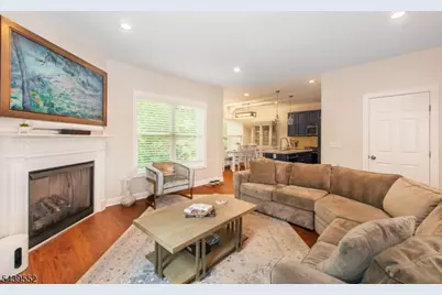 18 Post Oak Ct, Hardyston Township, NJ 07419 - Photo 2