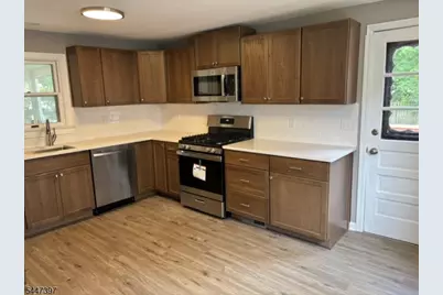 50 Carey Ave #A, Butler, NJ 07405 - Photo 4