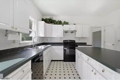 151 Brandon Ct, Branchburg Township, NJ 08853 - Photo 10