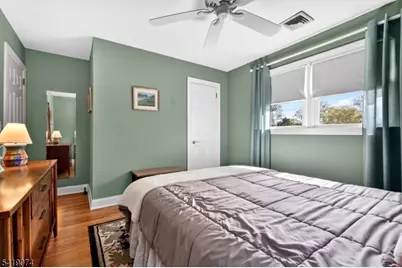 18 Hillcrest Dr, Bloomingdale, NJ 07403 - Photo 24