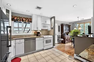 18 Hillcrest Dr, Bloomingdale, NJ 07403 - Photo 2