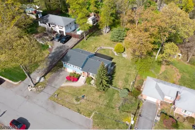 18 Hillcrest Dr, Bloomingdale, NJ 07403 - Photo 32