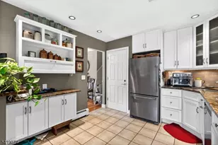 18 Hillcrest Dr, Bloomingdale, NJ 07403 - Photo 18