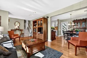 18 Hillcrest Dr, Bloomingdale, NJ 07403 - Photo 8