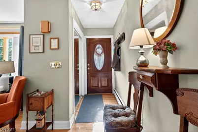 18 Hillcrest Dr, Bloomingdale, NJ 07403 - Photo 4